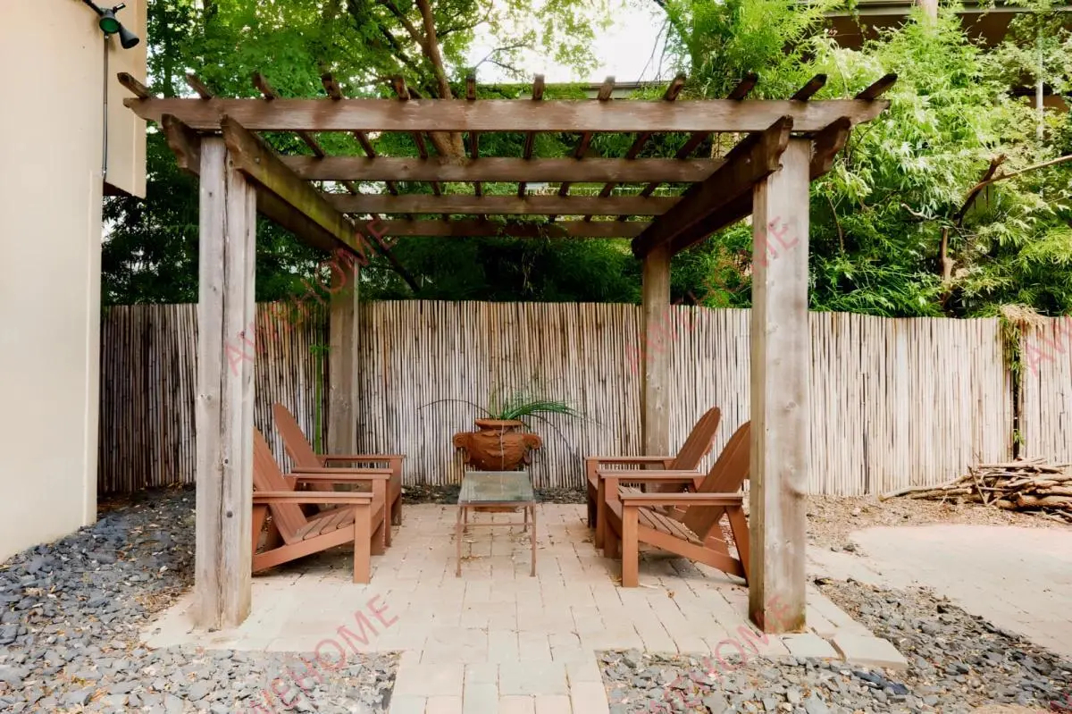 Bouldin Creek63667784891137121