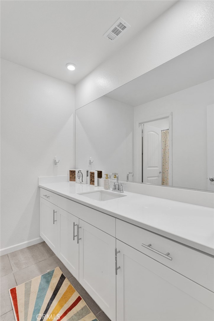 1079 W Clover Avenue, Rialto CA, 9237663643391390849121