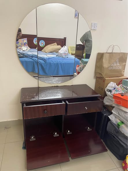 Dressing table 64994400989057121