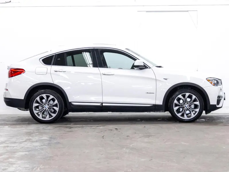 2018 BMW X464031998750721123