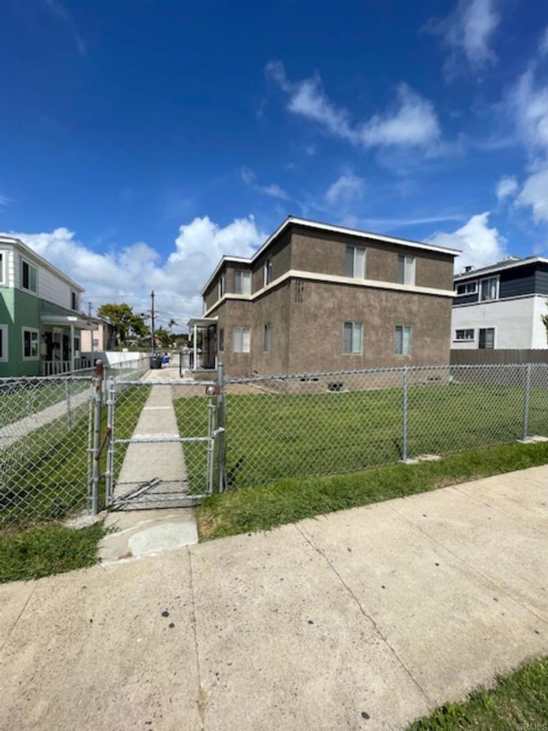 331 E 5th Street National City CA, 9195063813063335683120