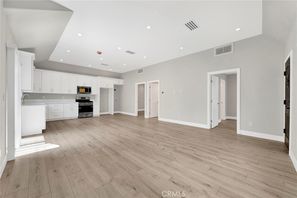 1055 Allen Avenue B Glendale CA, 9120164085977086723121