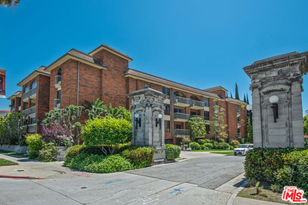 859 S Lucerne Boulevard 109 Los Angeles CA, 9000564130157565571120