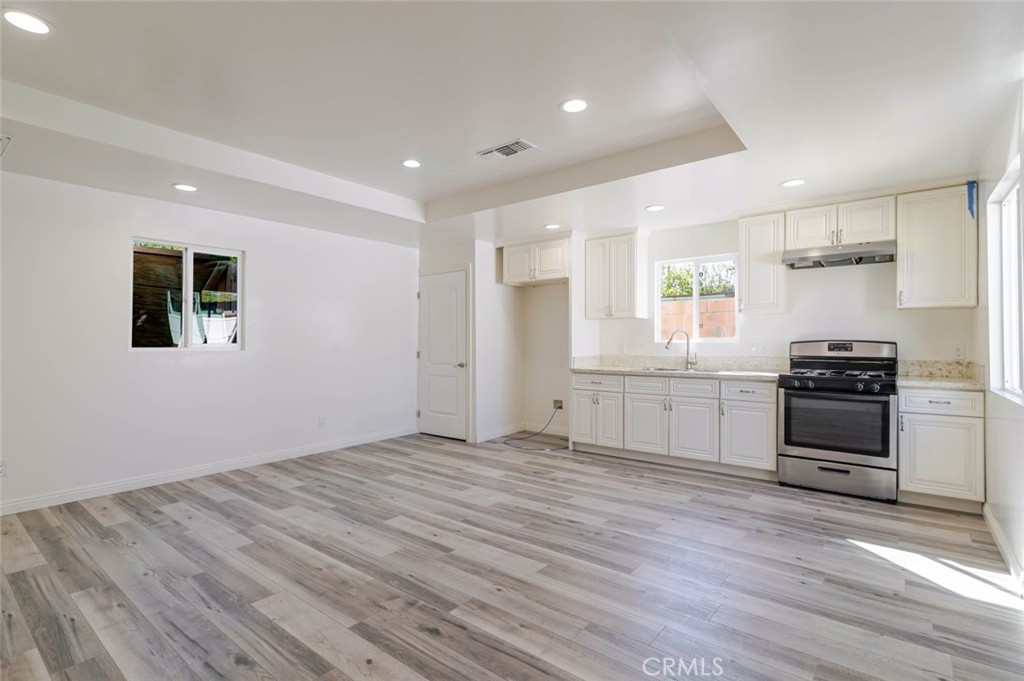 11246 Saticoy Sun Valley CA, 9135264141917027586121