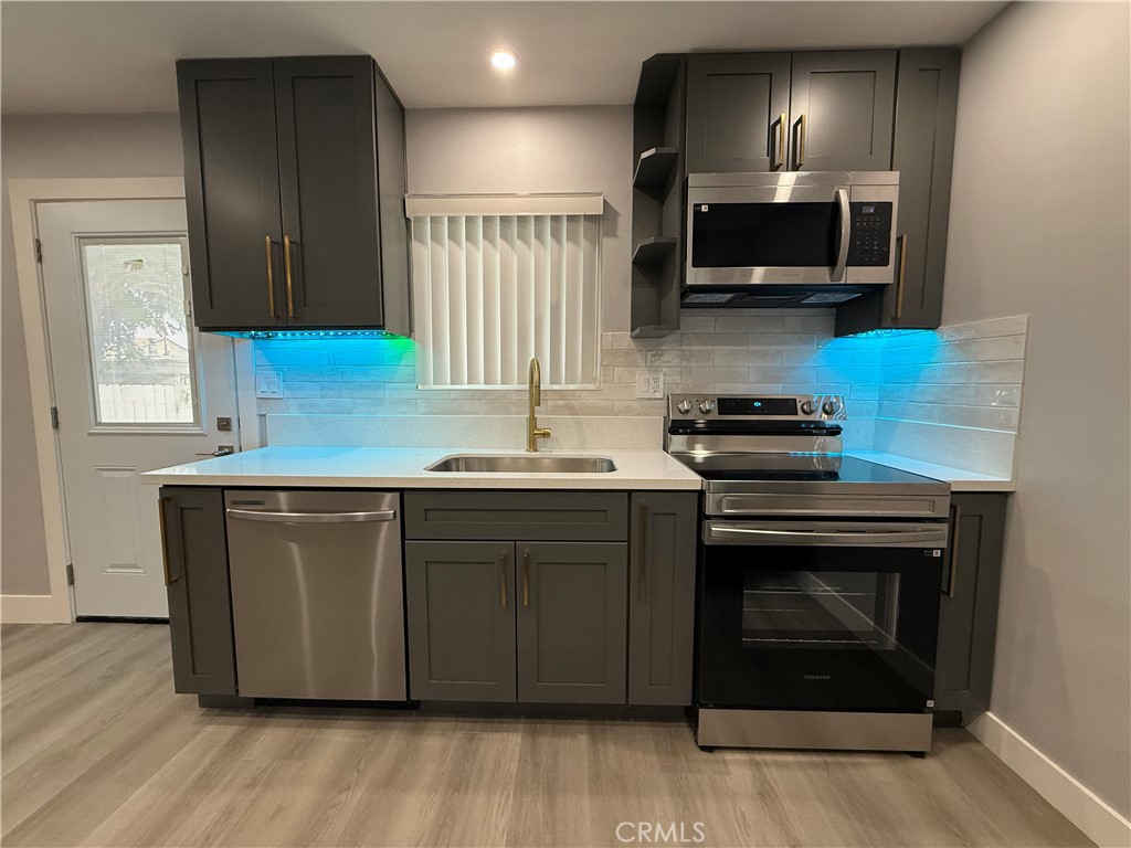 $3,300/month 25930 25930 Cypress 3 Lomita CA, 9071764098575898755122