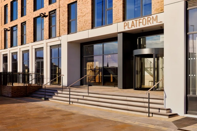 Platform Glasgow64165267334659124