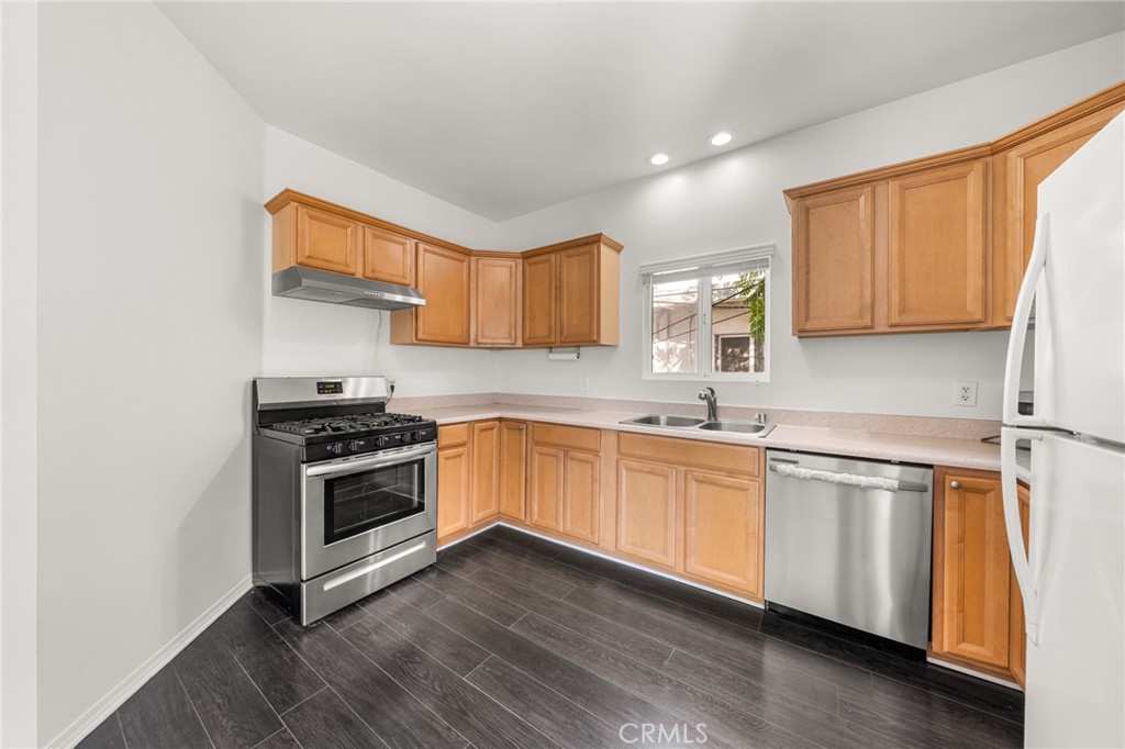 $2,500/month 1242 N Las Palmas Av Los Angeles CA, 9003864086609015811121