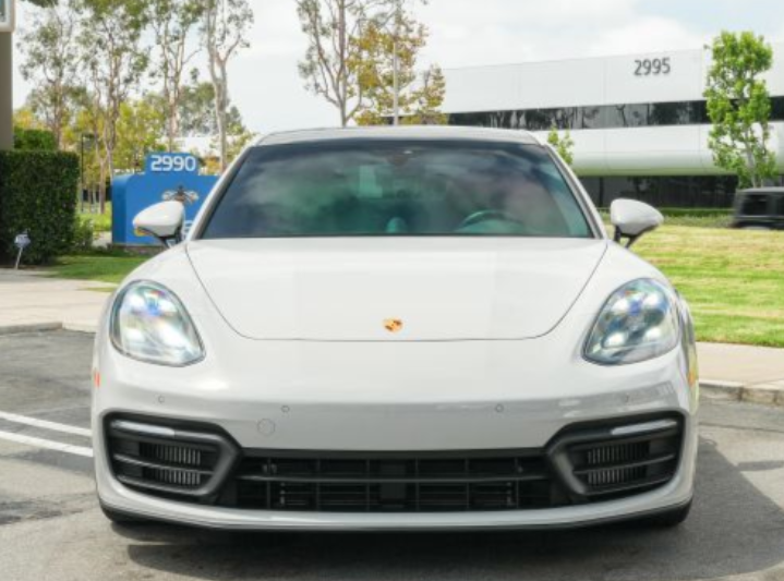 2022 Porsche Panamera Platinum Edition Sedan 4D63527753789953121