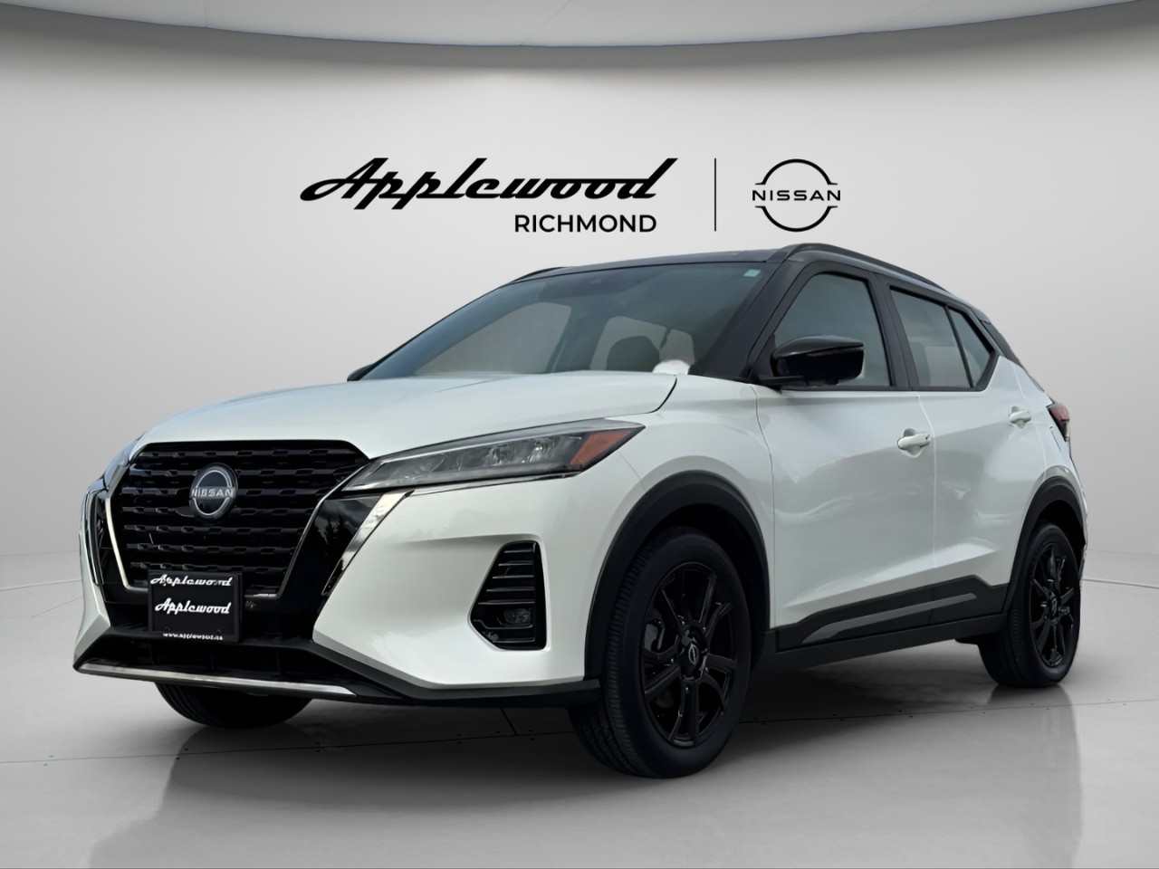 2023 Nissan® Kicks SR Paquete Premium