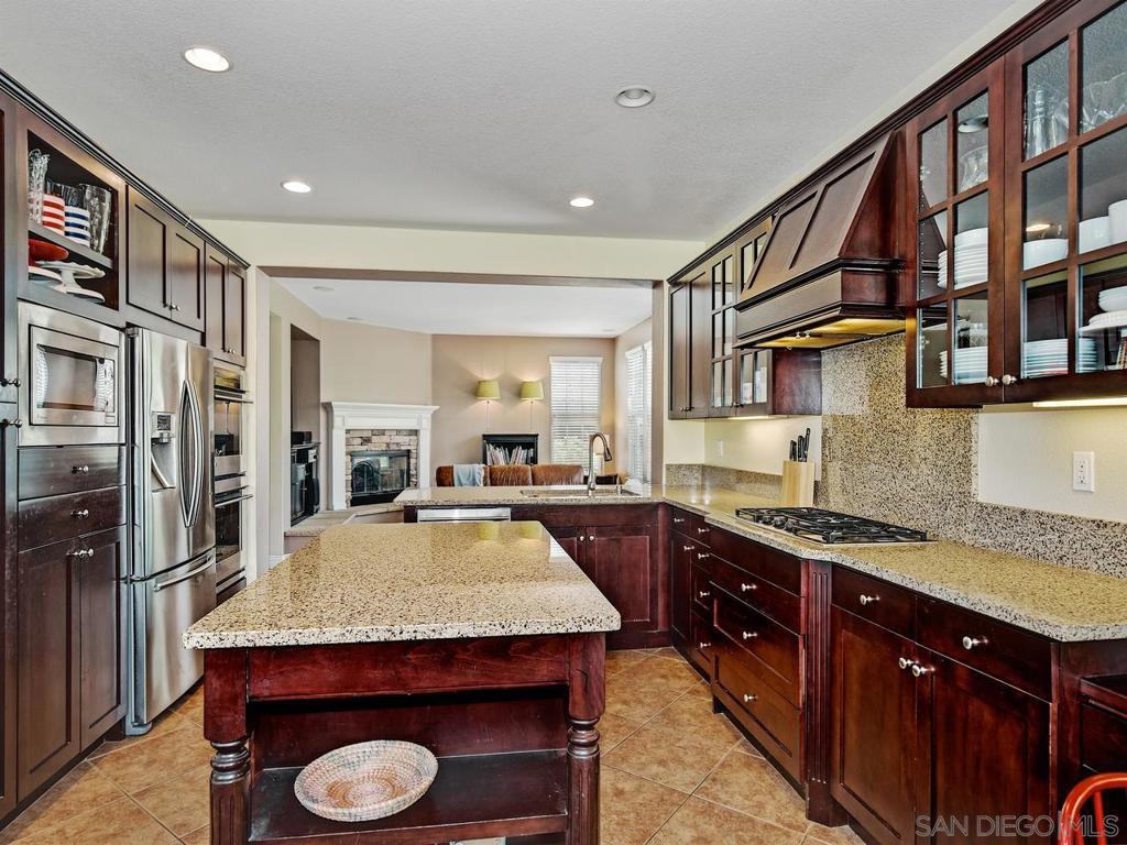 2676 Peppertree Way Carlsbad CA, 9200963788813717505121