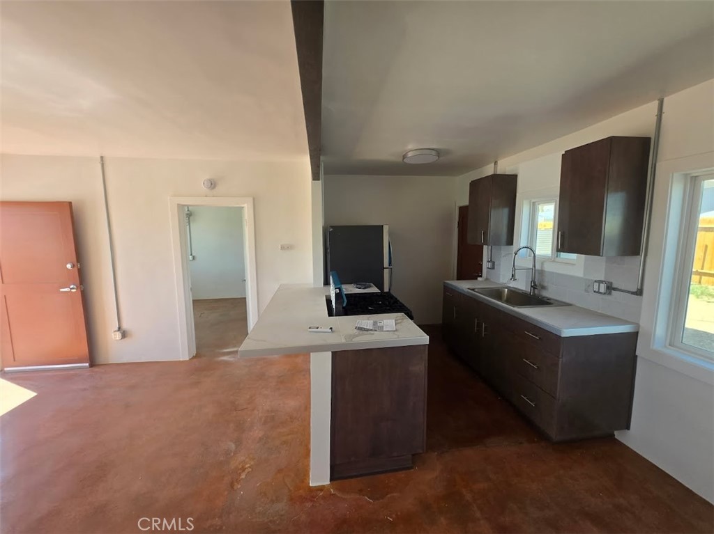 $1,250/month 6418 Cienega Dr 29 Palms CA, 9227764042384203906120