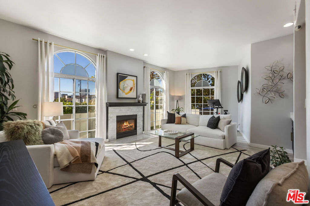 5848 W Olympic Boulevard 102 Los Angeles CA, 9003664131260830082122