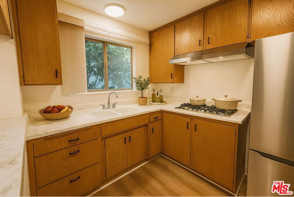 12958 Valleyheart Drive 2 Studio City CA, 9160464088424799745122