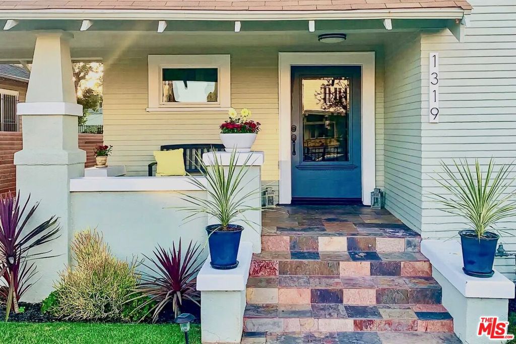 1319 12th Avenue Los Angeles CA, 9001963711596815361120