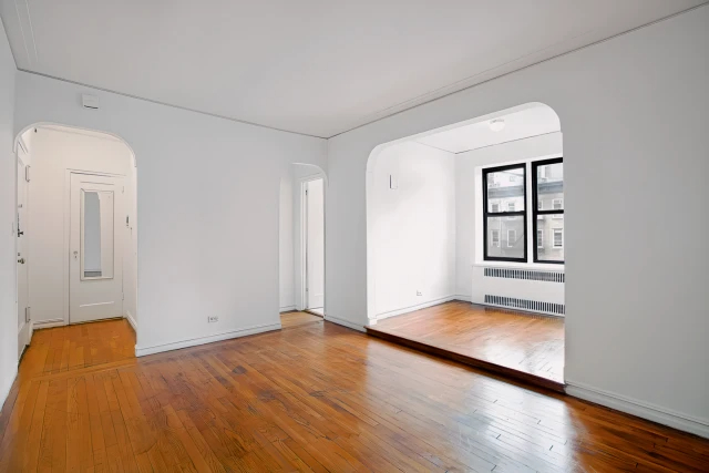 62 Leroy Street63659450959617122