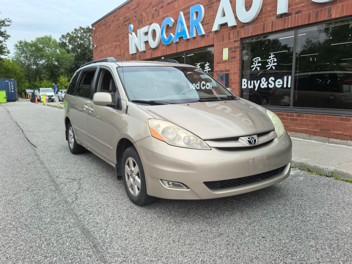 ﻿2007﻿ ﻿Toyota﻿ ﻿Sienna﻿ ﻿CE64147017728514120