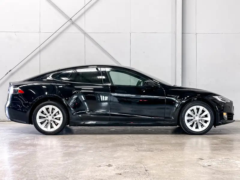 2017 Tesla Model S63748546871937123