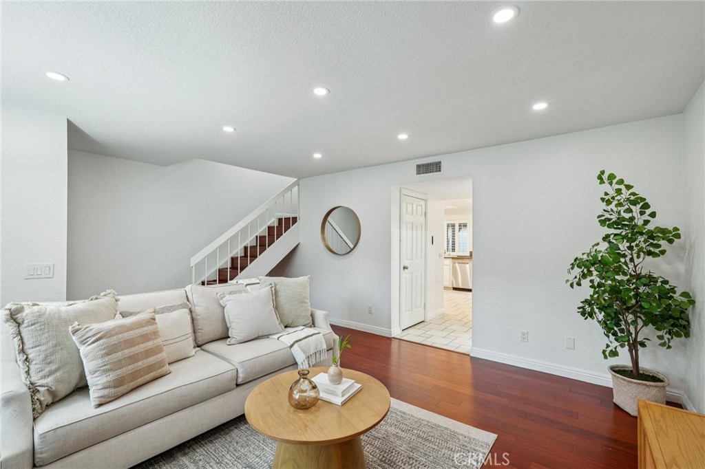 1287 Whisperglen San Dimas CA, 9177364091039170433121