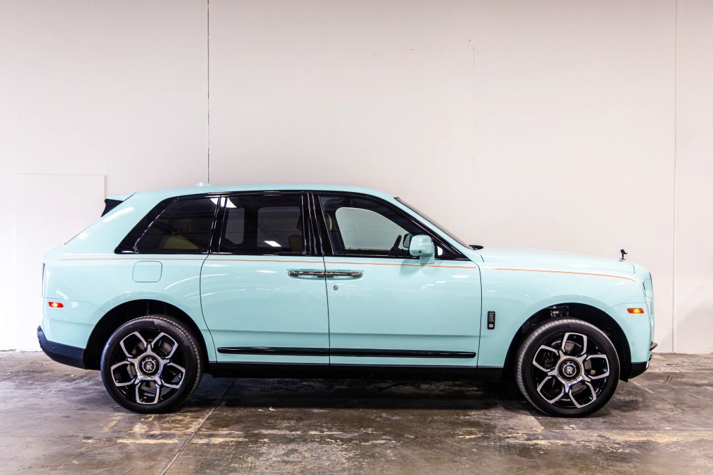 2022 ROLLS-ROYCE CULLINAN64024323752706124