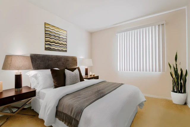 Manning Avenue63590691884673122