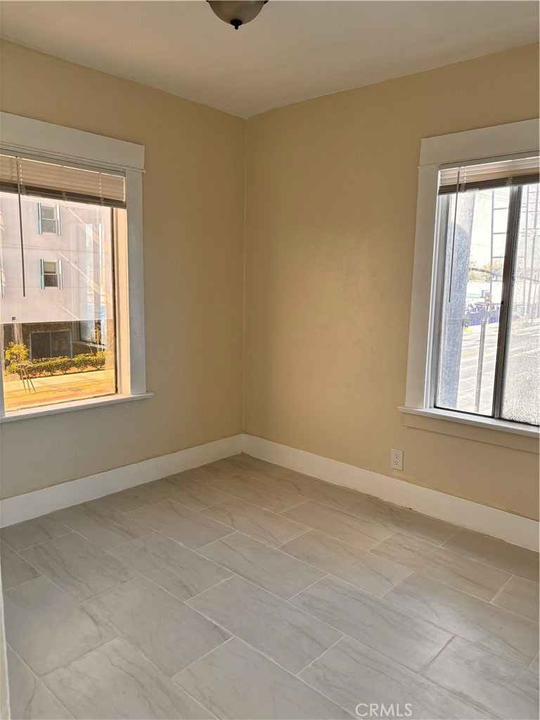 3672 S Western Avenue Los Angeles CA, 9001864111843522563121