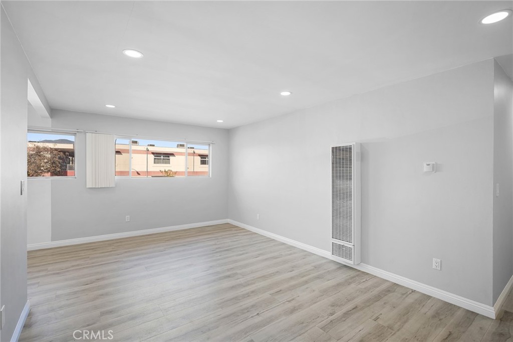 208 E Chevy Chase Drive 12 Glendale CA, 9120564109376881281121