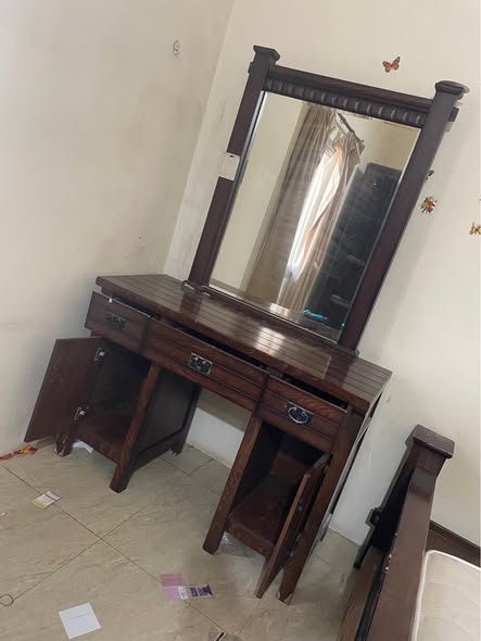 Dressing table 64994400989057123
