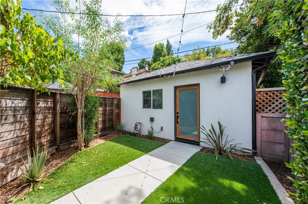21714 Dumetz Woodland Hills CA, 9136463867928954497120