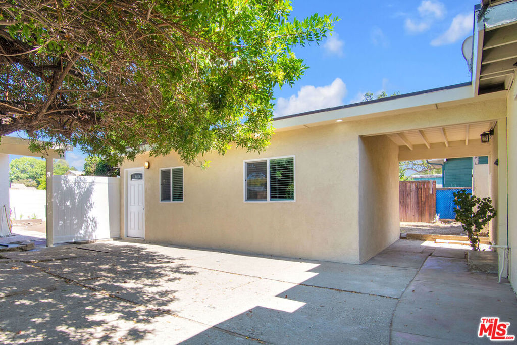 677 E Kingsley Avenue Pomona CA, 9176763866494654467122