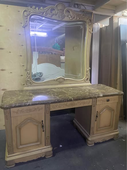 Dressing table 64994400989057124