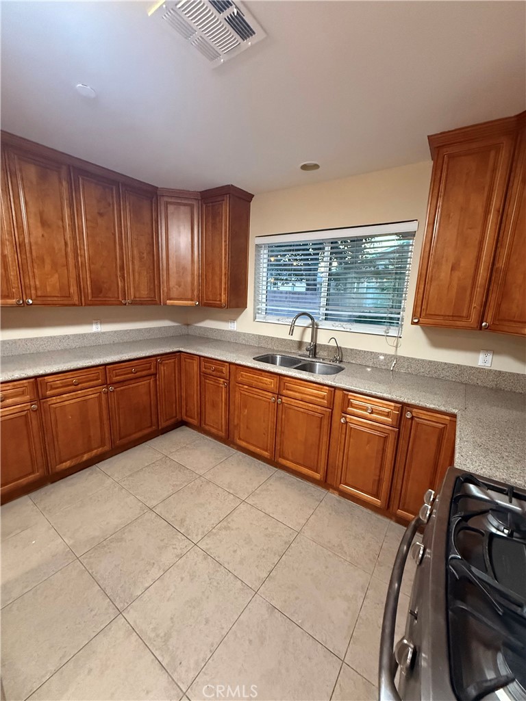 6855 Matilija Avenue Van Nuys CA, 9140563710050082433121