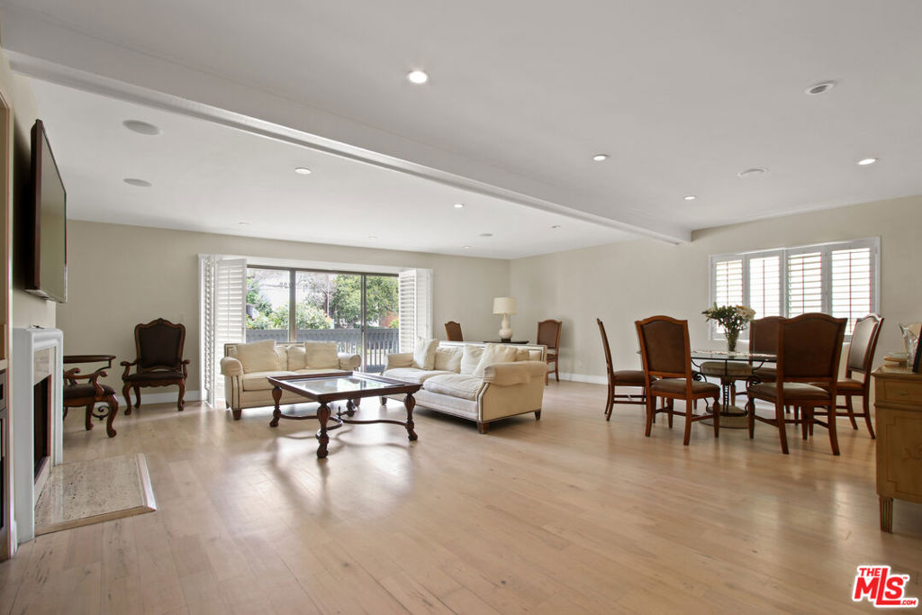 1310 Roxbury Drive 102 Los Angeles CA, 9003564123079119106121