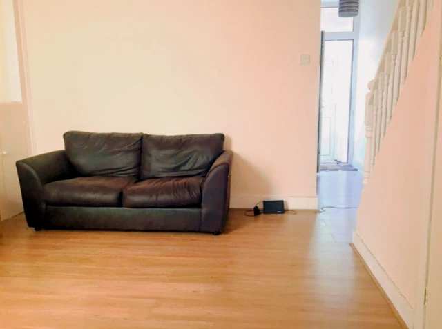 3B2B LH-Villier Street, London