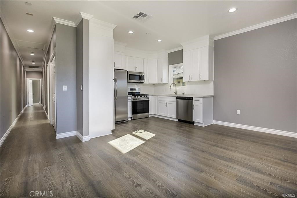 $3,275/month 624 N Dalton Avenue Azusa CA, 9170264045683900547122