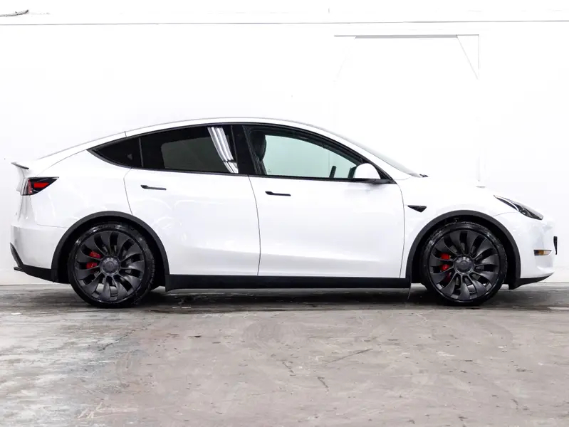 2022 Tesla Model Y64651680209411122