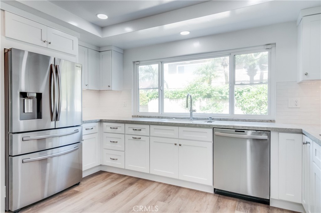 15562 Wild Cherry Circle Huntington Beach CA, 9264763867267359489121