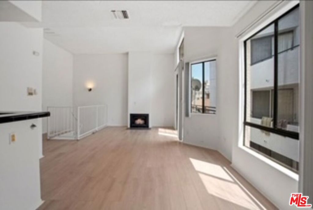1242 S Holt Avenue 106 Los Angeles CA, 9003564109418901250121