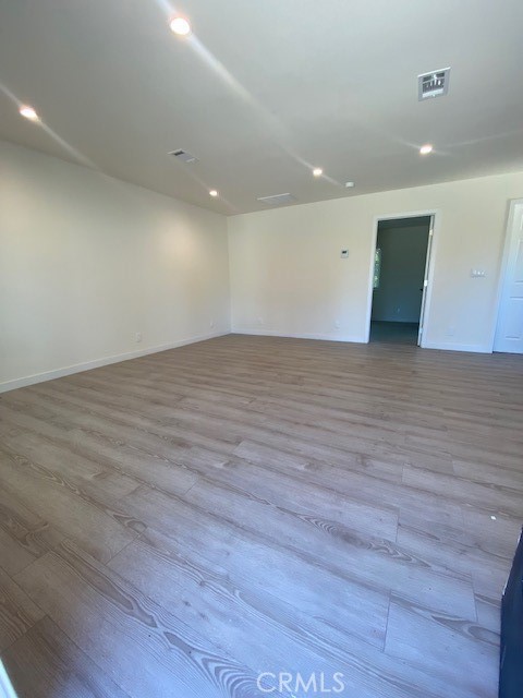 7713 Woodhall Ave Canoga Park CA, 9130463868672209027121