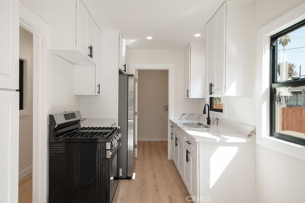 $2,195/month 5166 S Manhattan Los Angeles CA, 9006264134312647170120