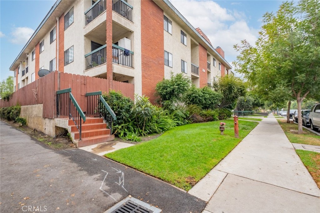 330 Burchett Street 206, Glendale CA, 9120363822002472067121