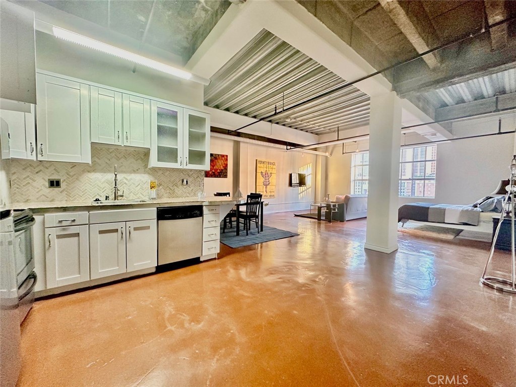 312 W 5th Street 1105 Los Angeles CA, 9001364122070517122122