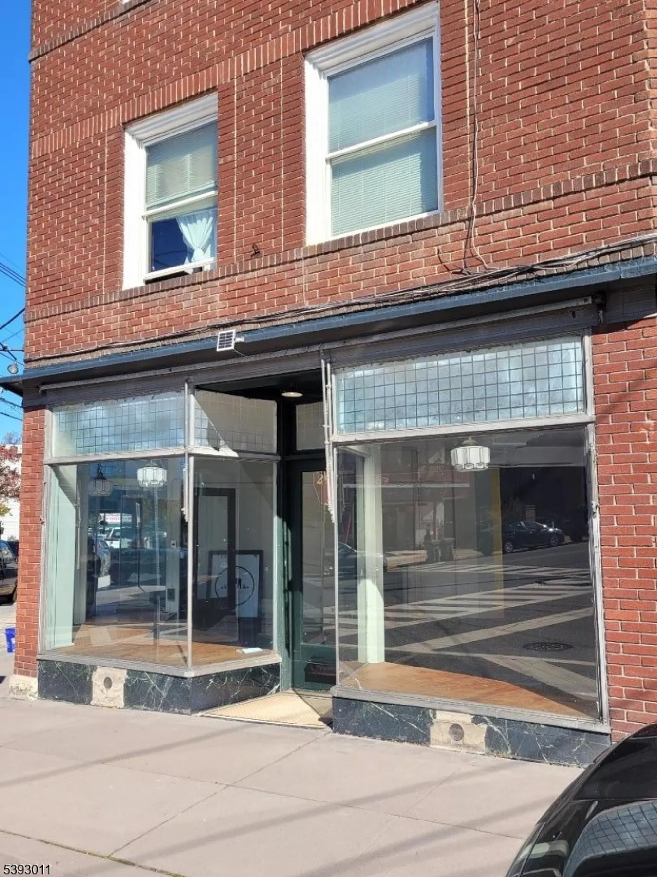 299 Mill St, 1