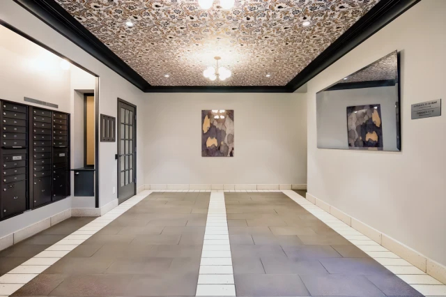 30 Greenwich Avenue63659428728705122