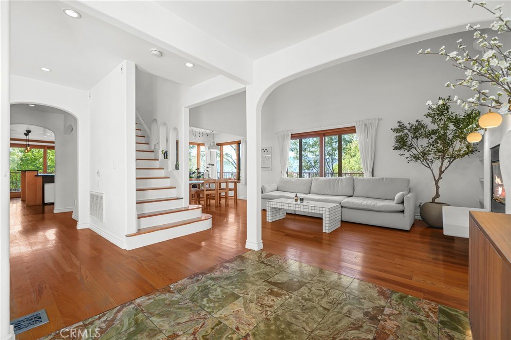 4104 Sea View Drive, Los Ángeles CA, 9006563681049985923120
