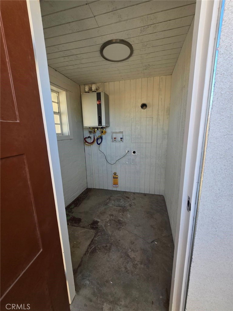 $1,250/month 6418 Cienega Dr 29 Palms CA, 9227764042384203906121