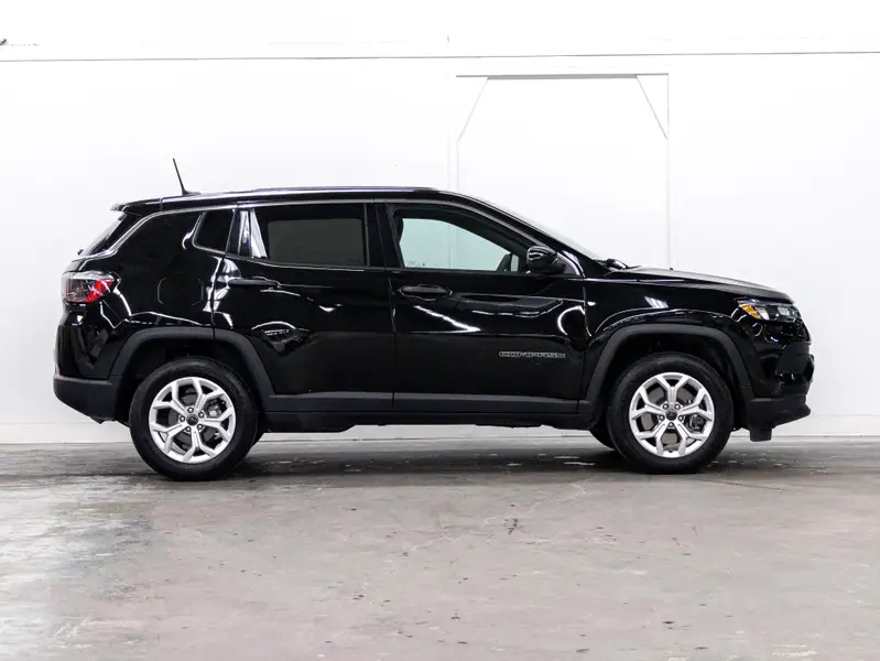 2025 Jeep Compass64497982170242121