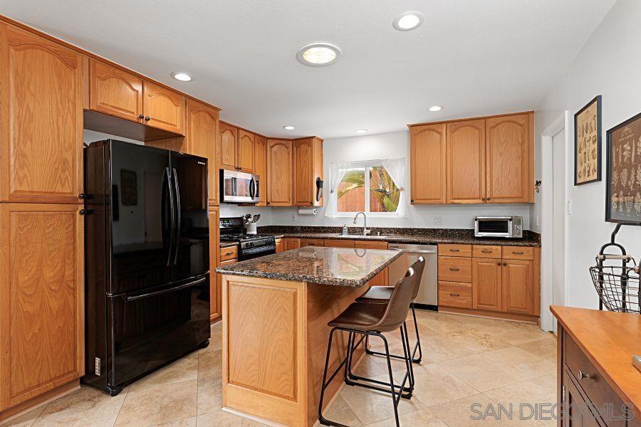 3127 Thunder Dr Oceanside CA, 9205664098664879233121