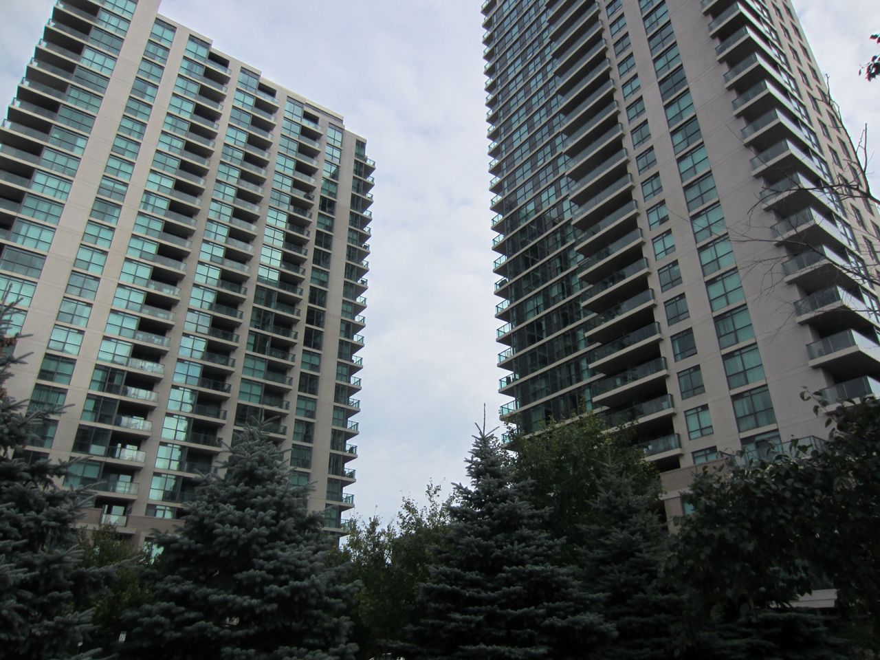 708 215 Sherway Gardens