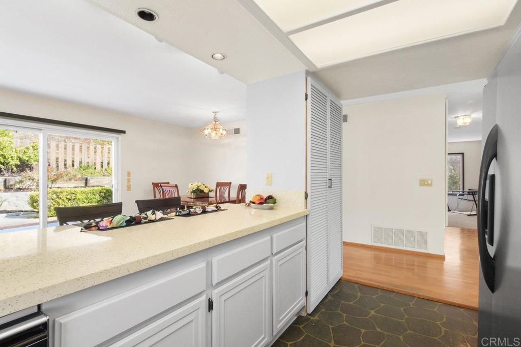 2880 Murat Street San Diego CA, 9211763812801952643122