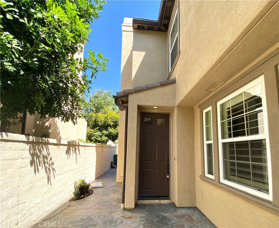 82 Passage Irvine CA, 9260364130126476034122